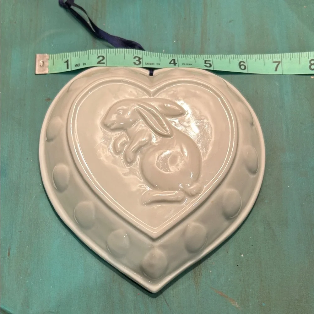 Vintage Pier 1 White Heart Bunny Ceramic Hanging Accent